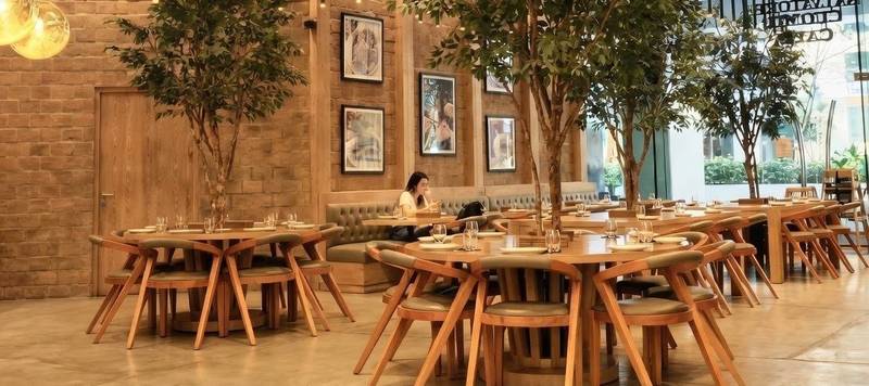Salvatore Cuomo Café, The Podium