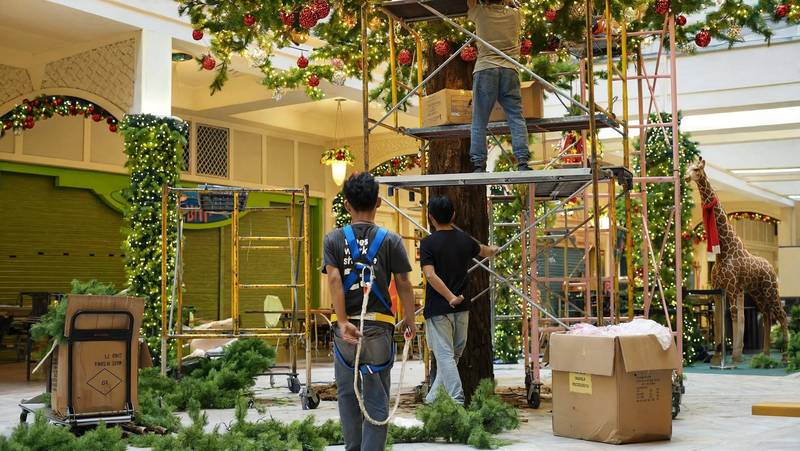 Giant Christmas Tree, Power Plant Mall, Rockwell